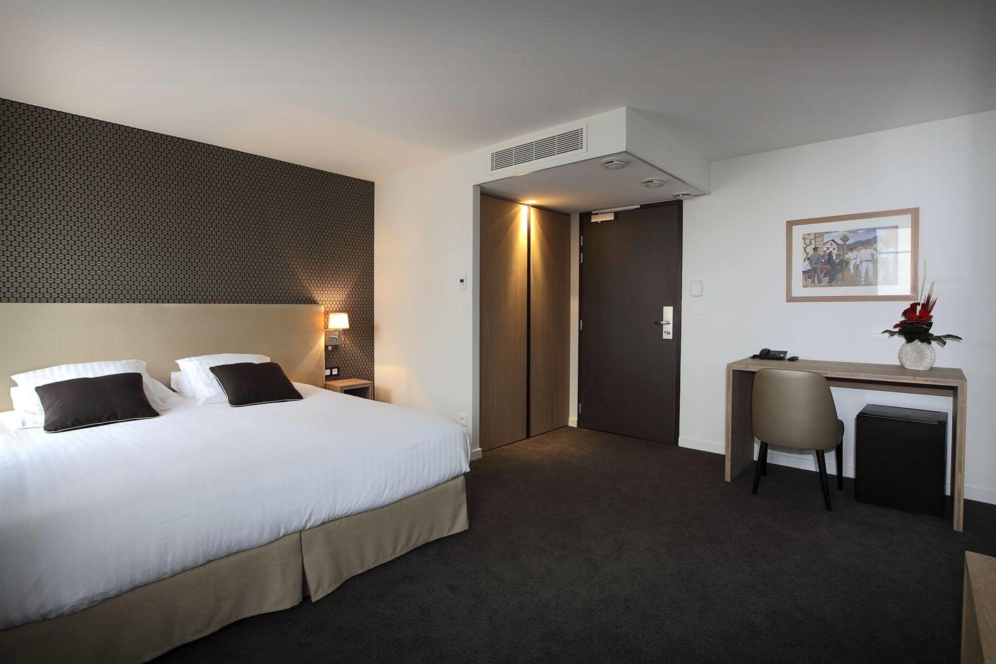 De La Nivelle Hotel Saint-Pee-sur-Nivelle Ngoại thất bức ảnh