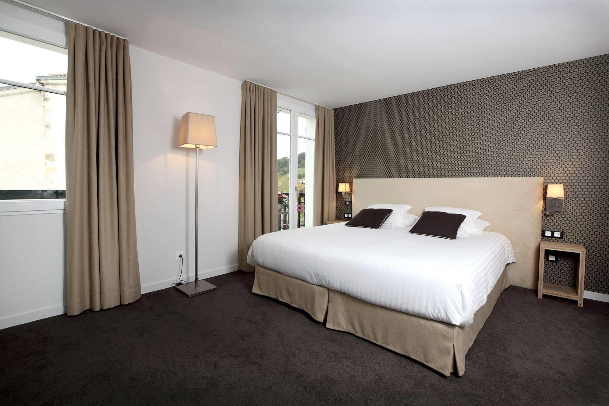 De La Nivelle Hotel Saint-Pee-sur-Nivelle Ngoại thất bức ảnh